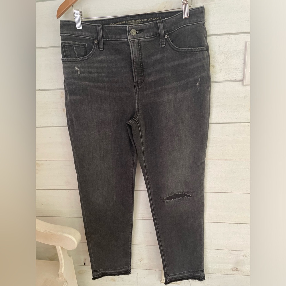 Chico's So Slimming Girlfriend Slim Leg Ankle Jeans
US size 10R Chicos size 1.5R